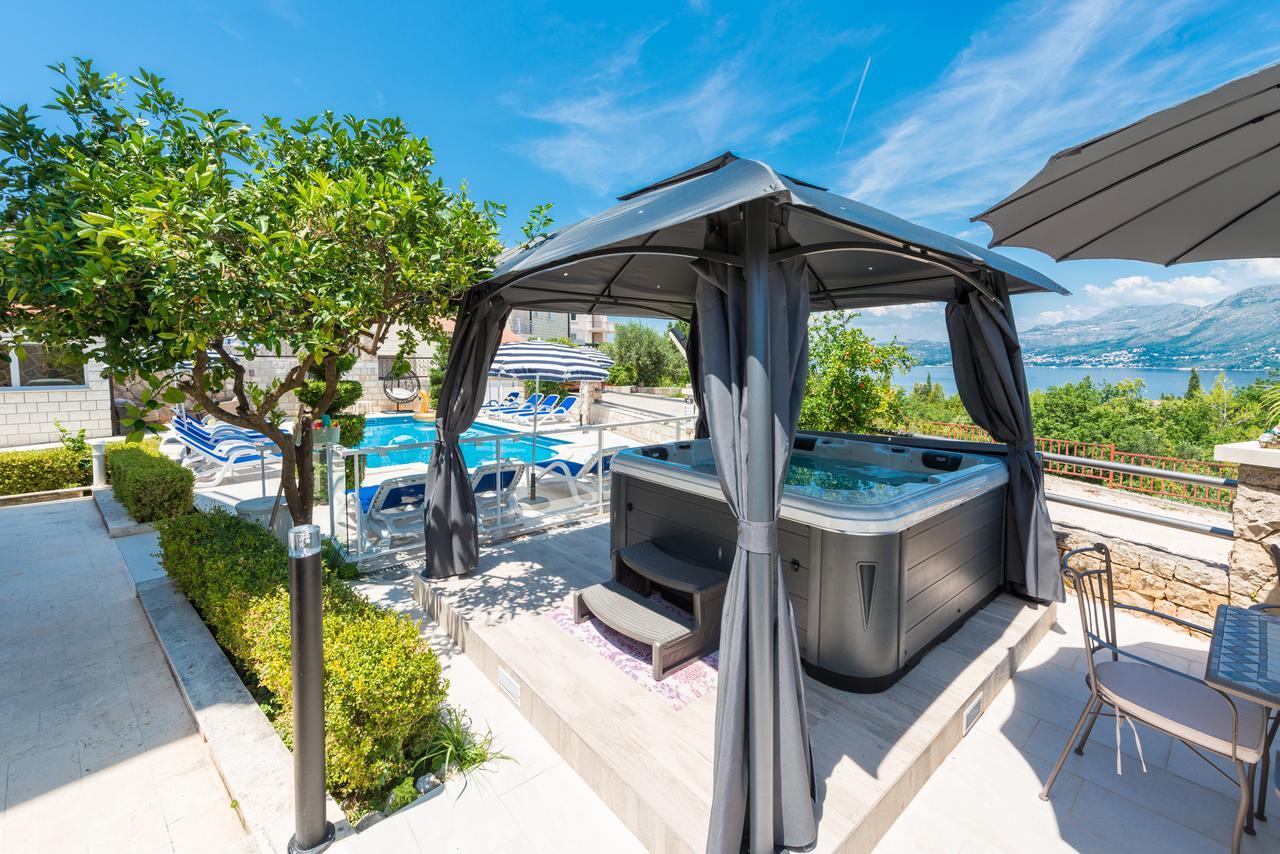 Villa Markoc 챠브타트 외부 사진