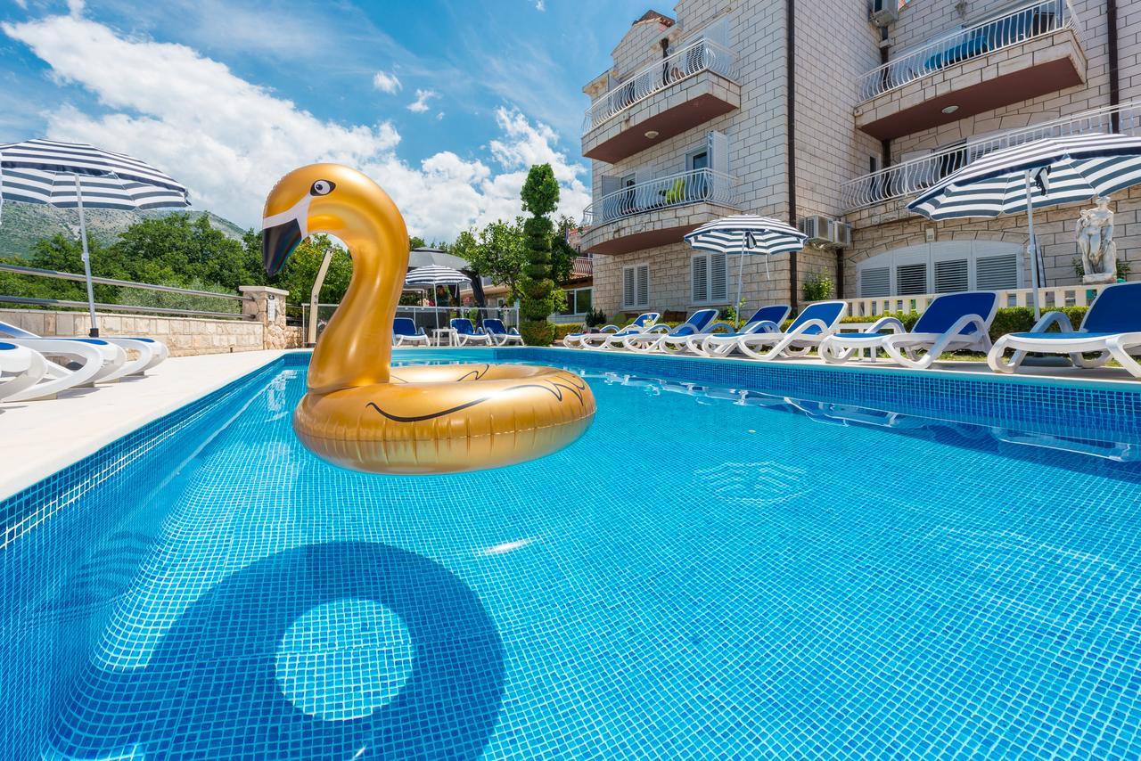 Villa Markoc 챠브타트 외부 사진